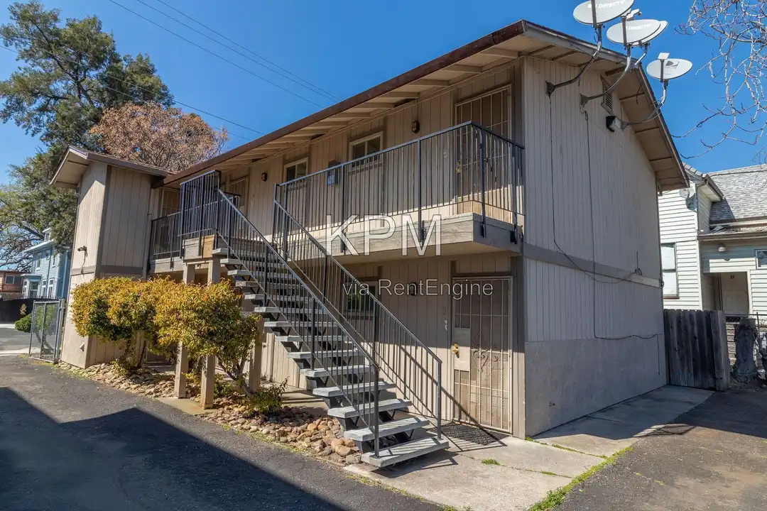 1028 N Commerce St unit 4