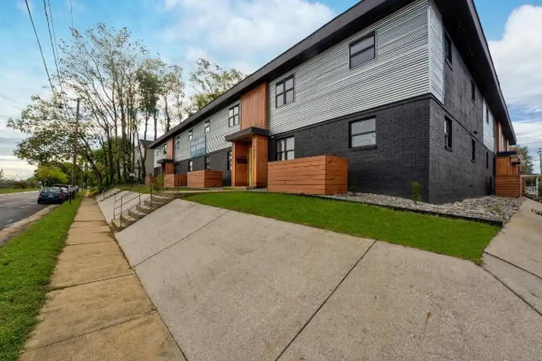 301 S Granby St – photo 1
