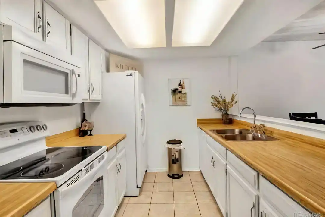 401 S Kalispell Way unit 204 - More