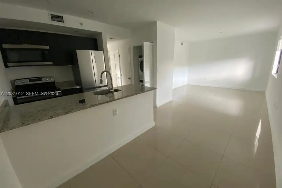 423 E 27th St #302 - View 3
