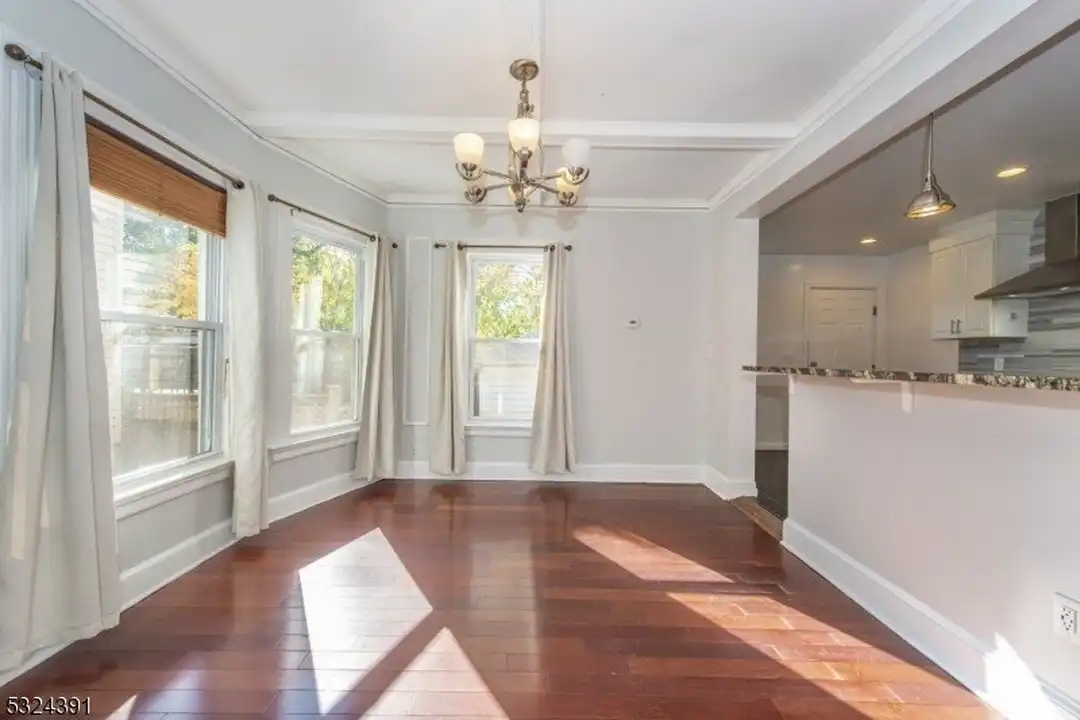 51 Cedar Ave - View 4