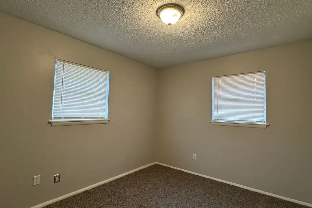 3310 SW Salinas Dr - View 5