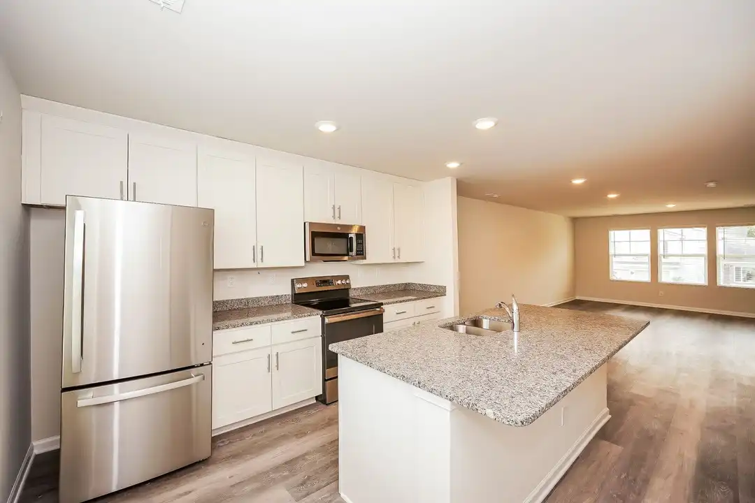 225 Kennerly Ave - View 2