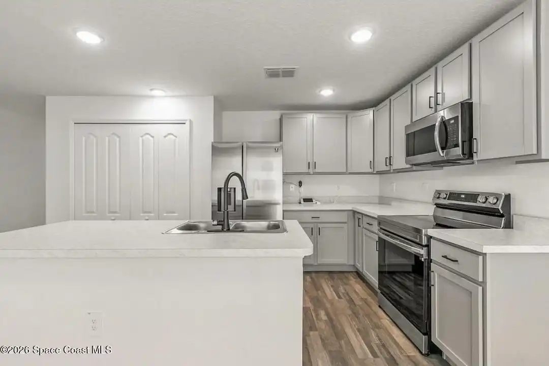 271 Wendover Rd SW - View 6