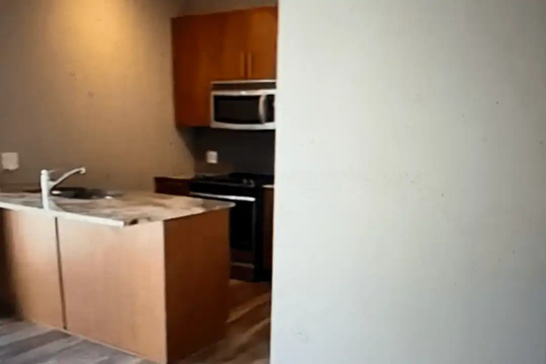 11 W Grand Ave – photo 1