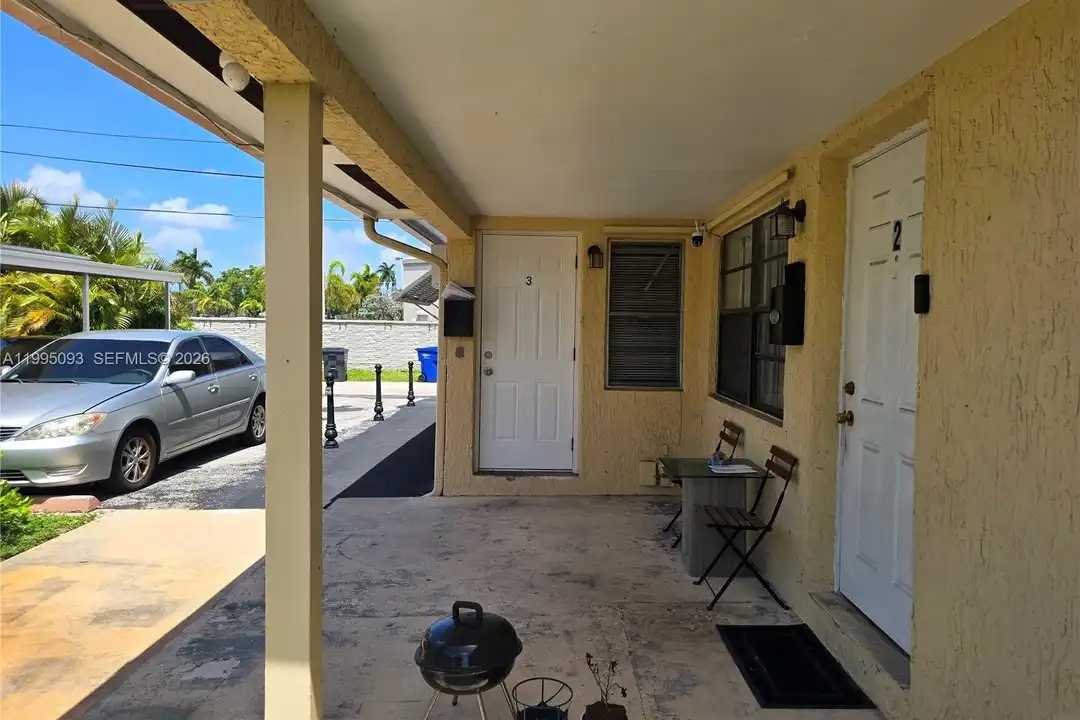 1723 Thomas St #3 - View 2
