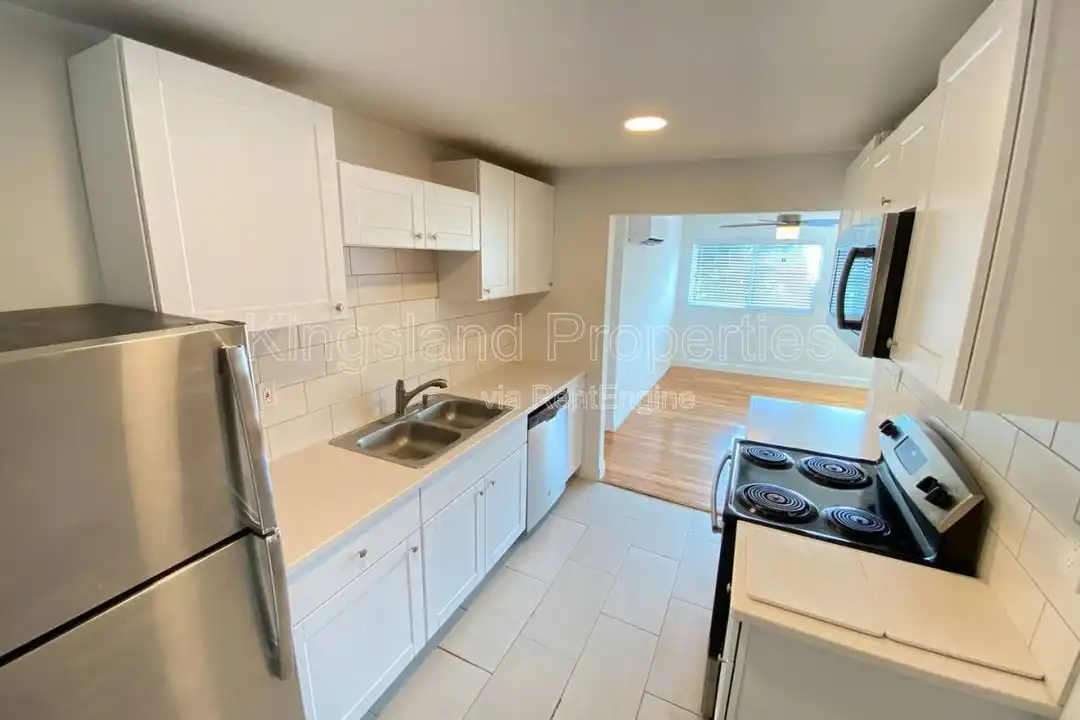 3024 Potomac St unit 3 – photo 1