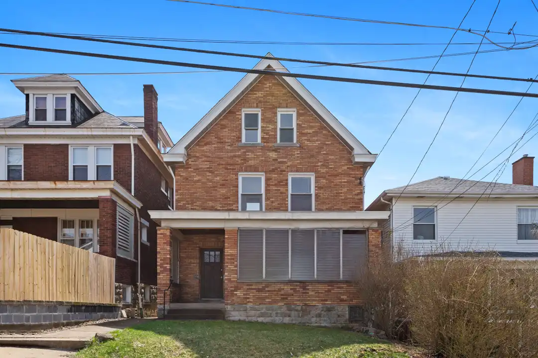 326 Anthony St - View 2