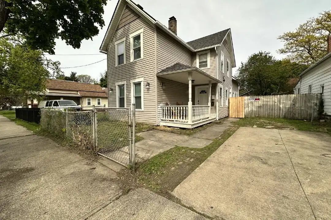 3193 W 50th St – photo 1