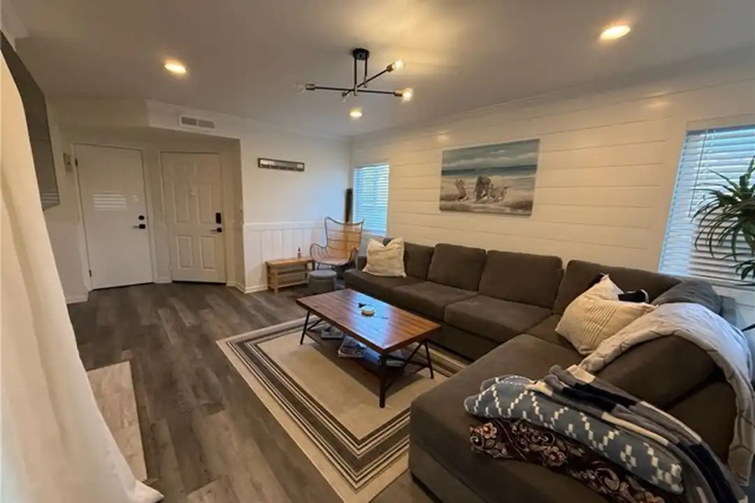 54 Corniche Dr unit D - View 5