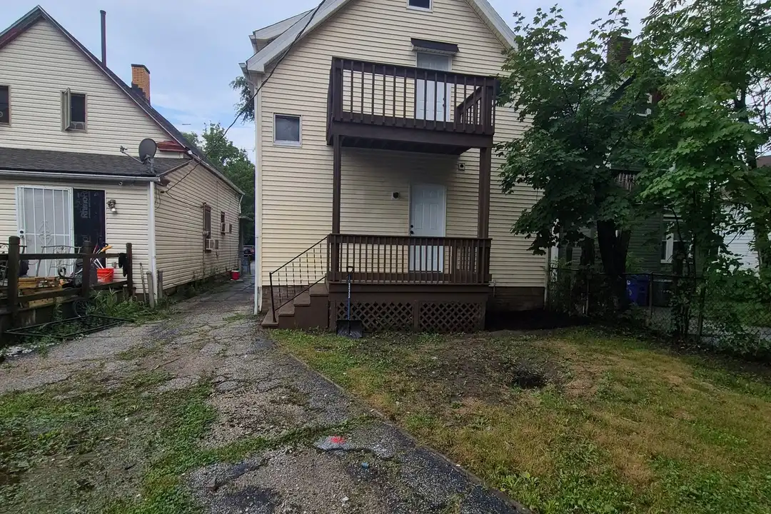 3449 W 54th St unit upper – photo 1
