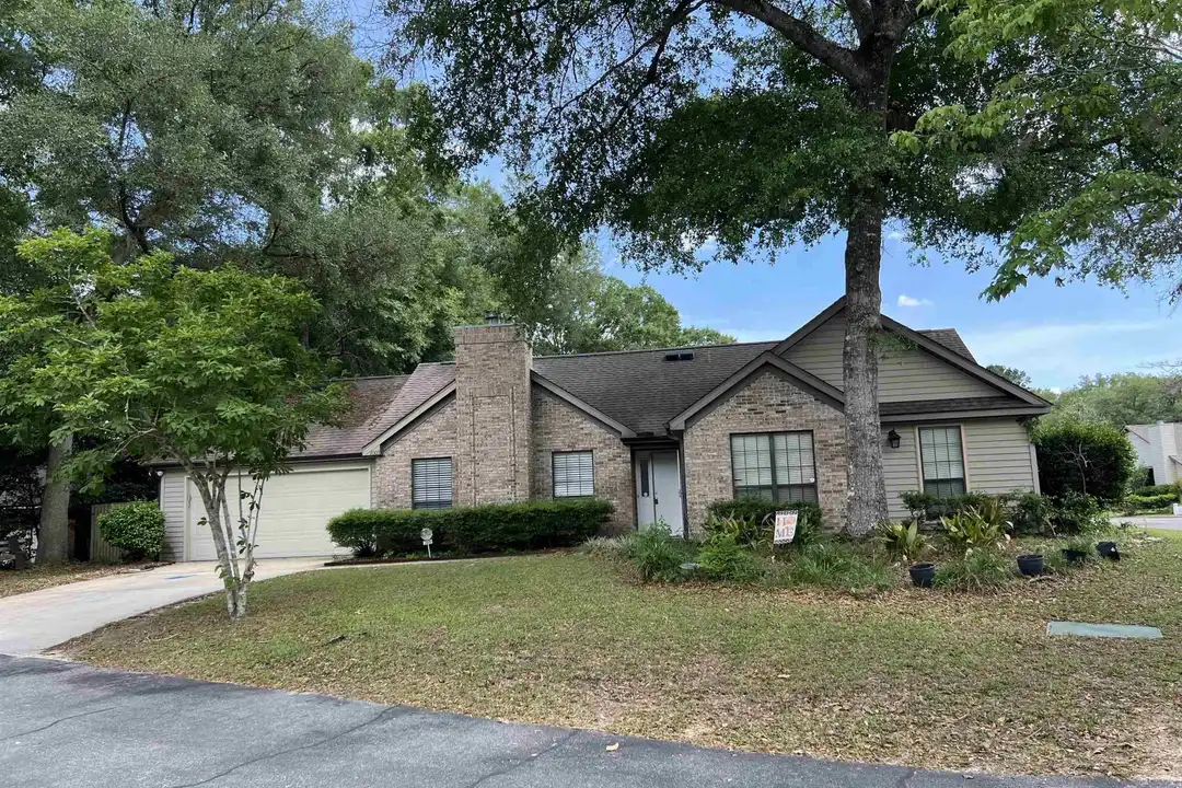 2605 Yarmouth Ln - View 2