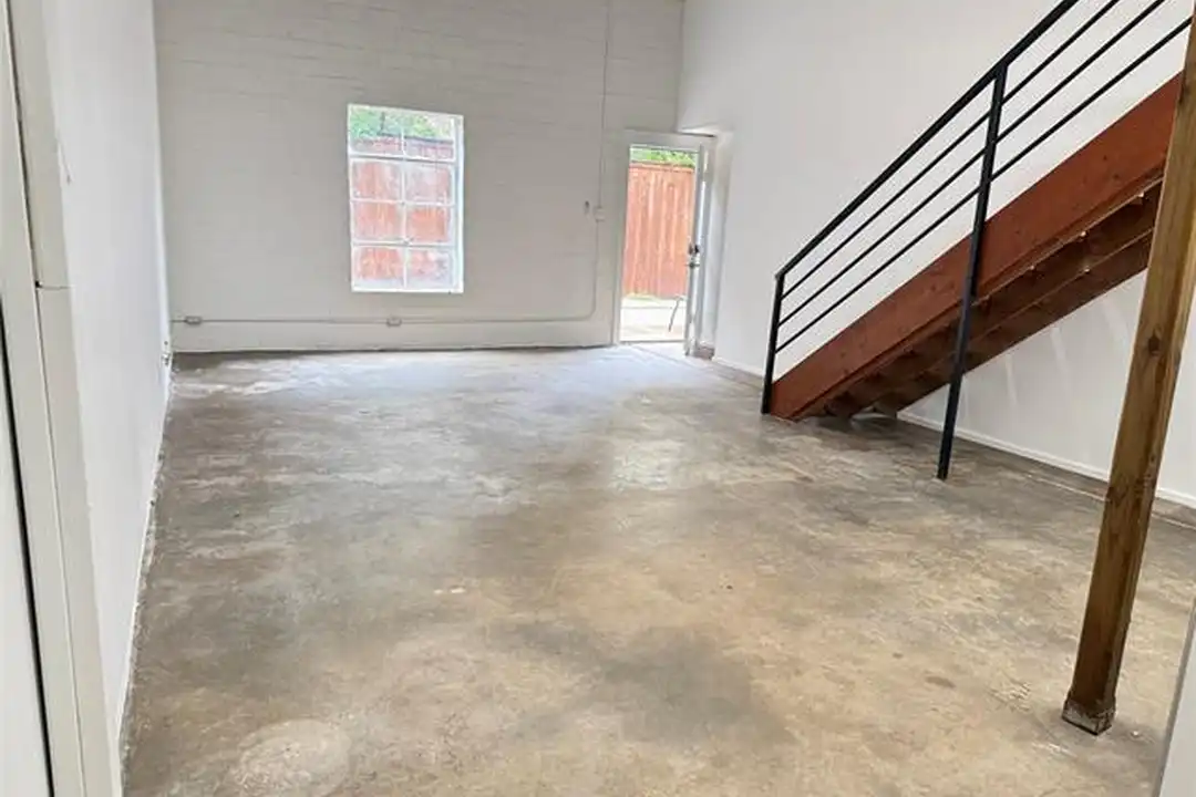 3129 Ross Ave unit 4 - More