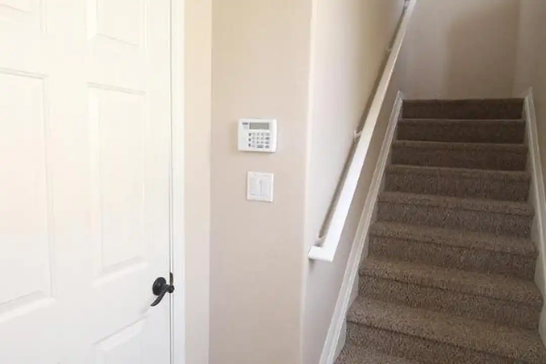 3474 Parkridge Cir - View 2