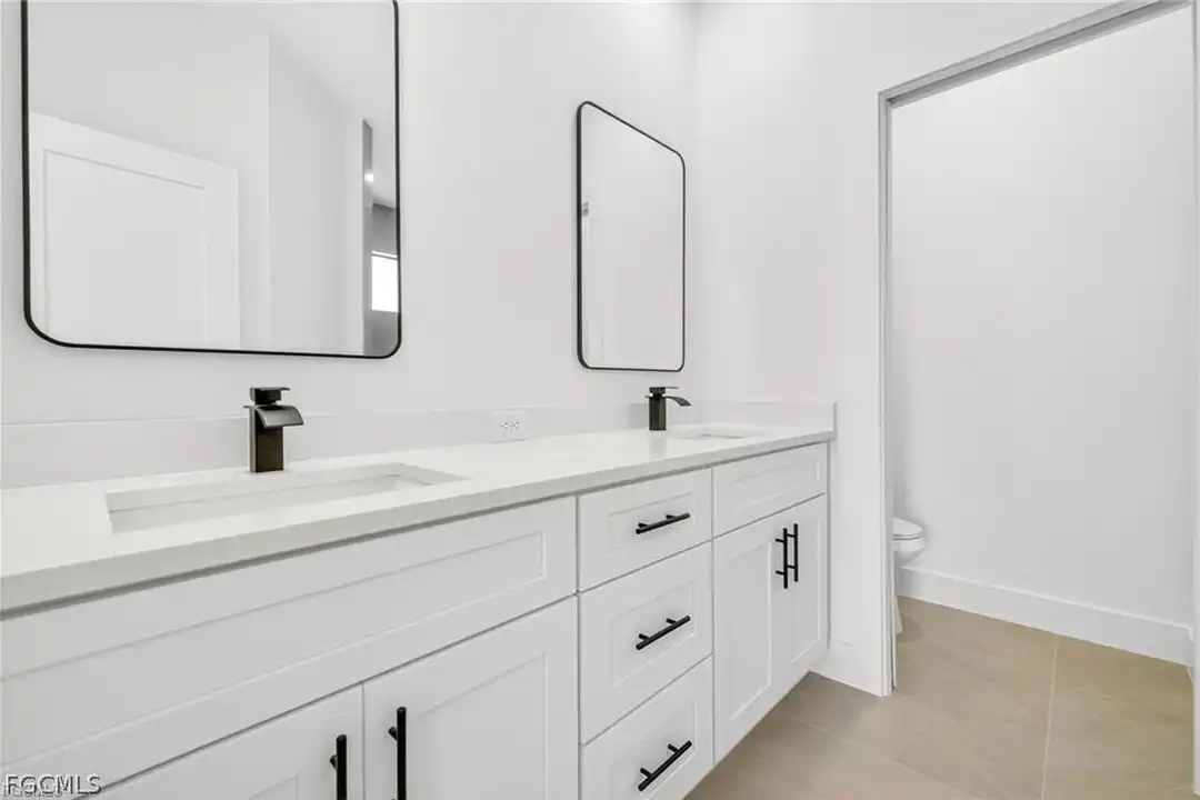 333 Pinehurst Ave - View 6