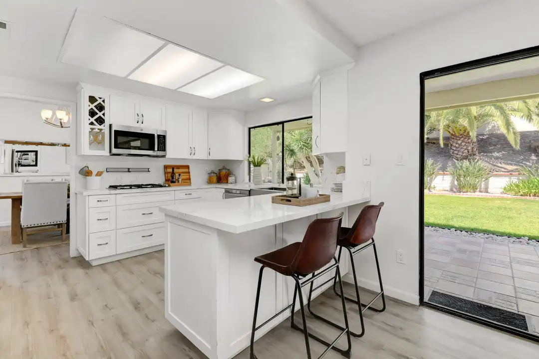 3408 Viewpoint Way - More