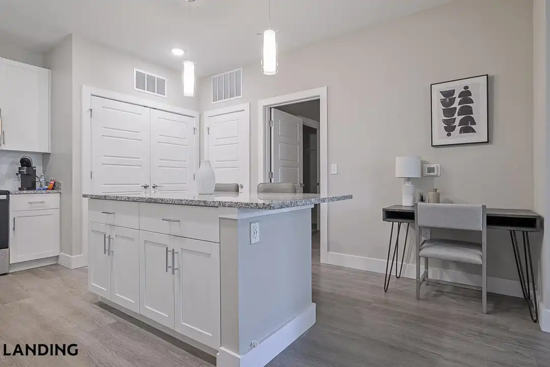3060 Southcreek Blvd unit 7-211 - View 6