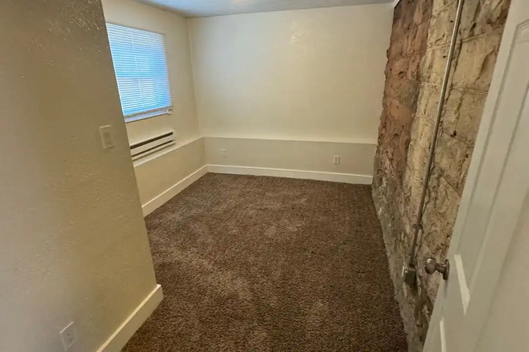 506 N Cascade Ave unit B04 - View 3