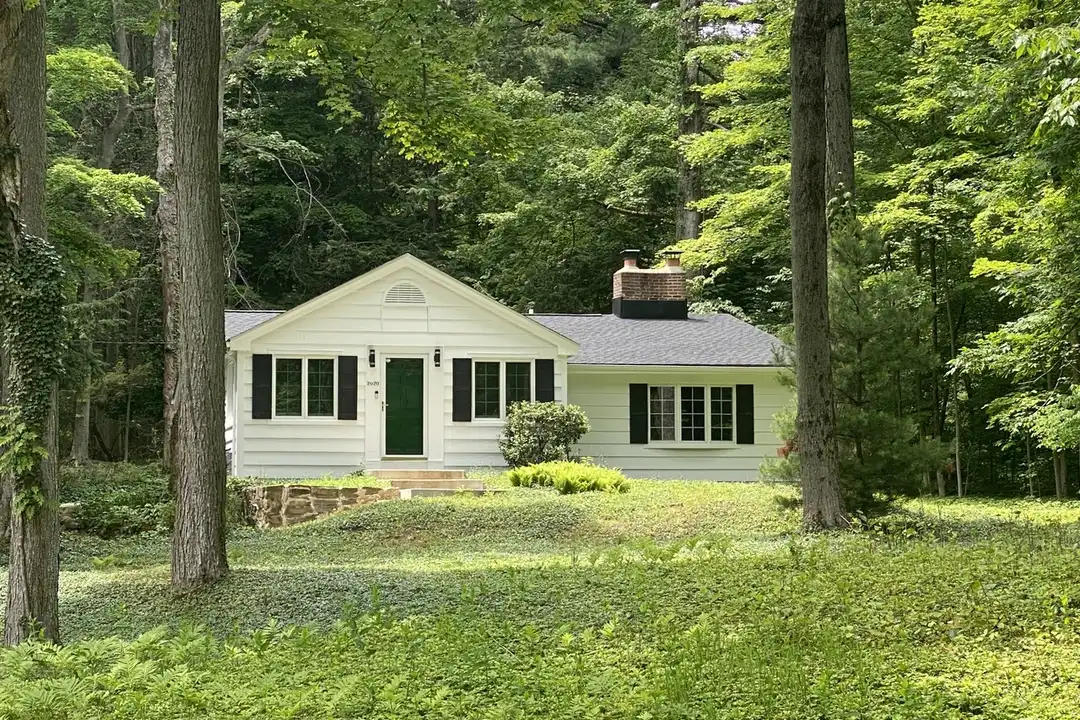 2020 Woodstock Rd – photo 1 of 32