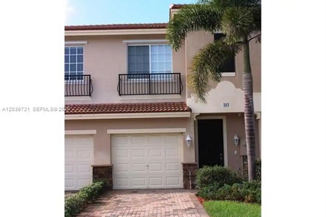 211 Las Brisas Cir unit # 211 - View 3