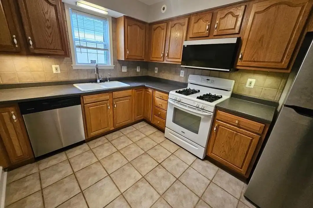 House in Bryn Mawr - More