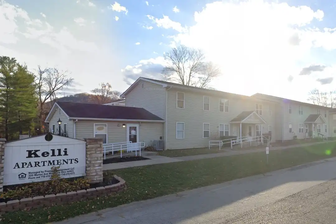 77 Morgan Dr unit A – photo 1 of 7
