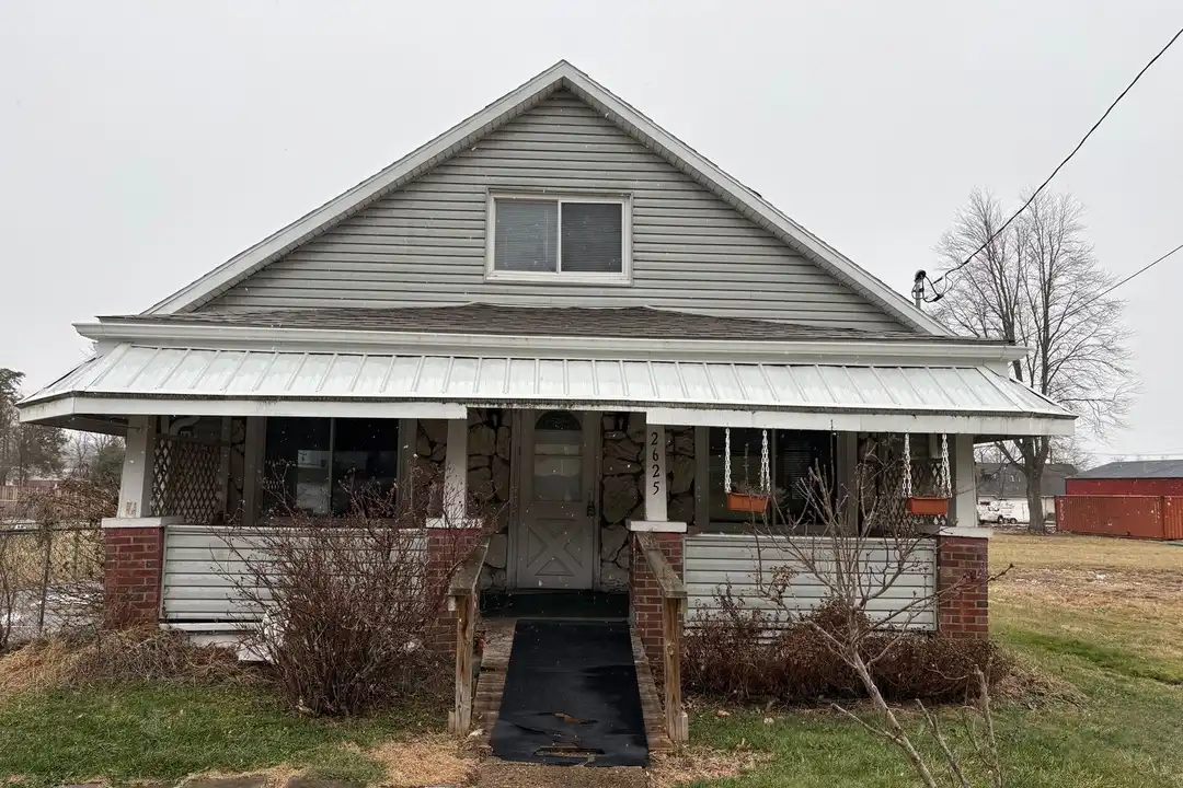 2625 27th Ave – photo 1