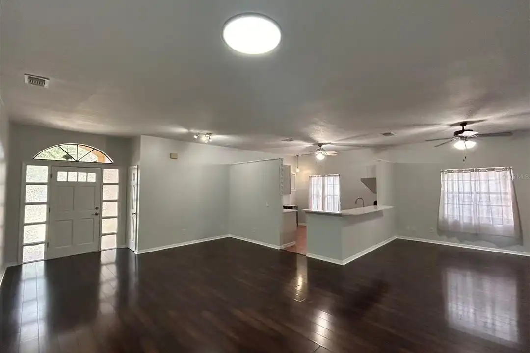 1046 Whittier Cir - View 2