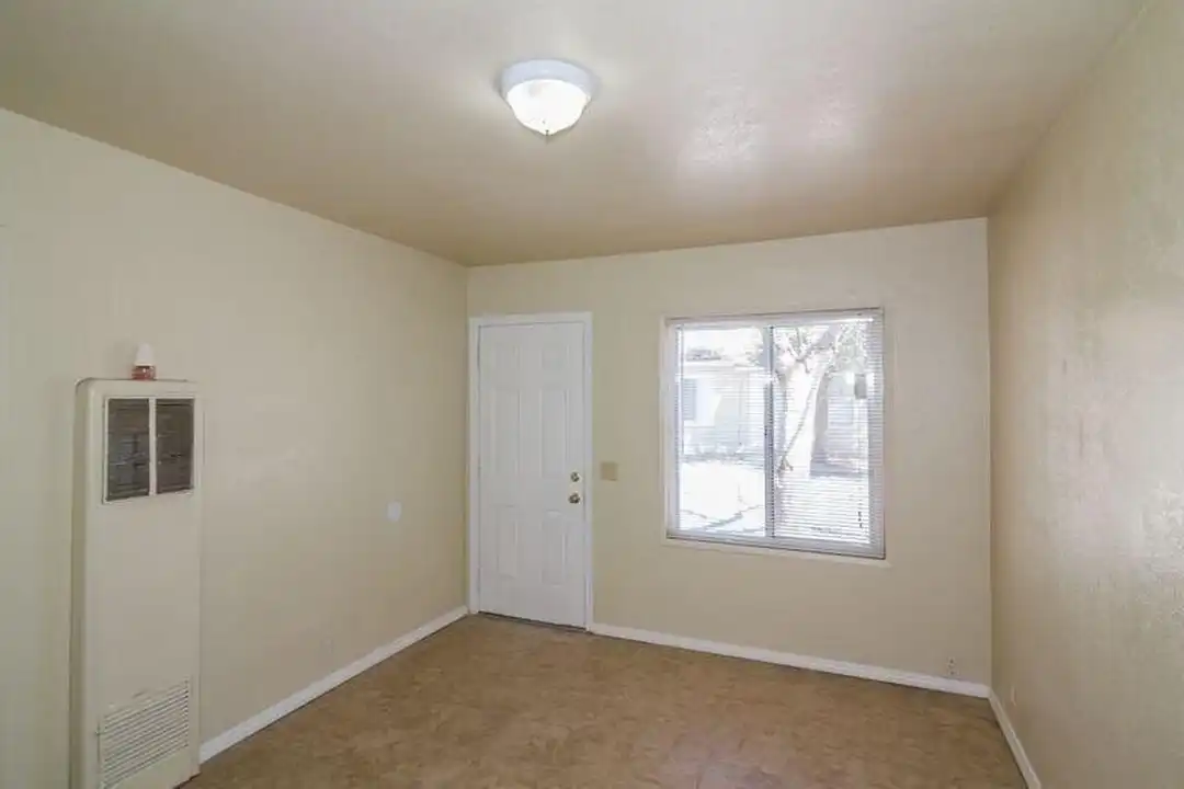 2634 Desert St #8 - View 4