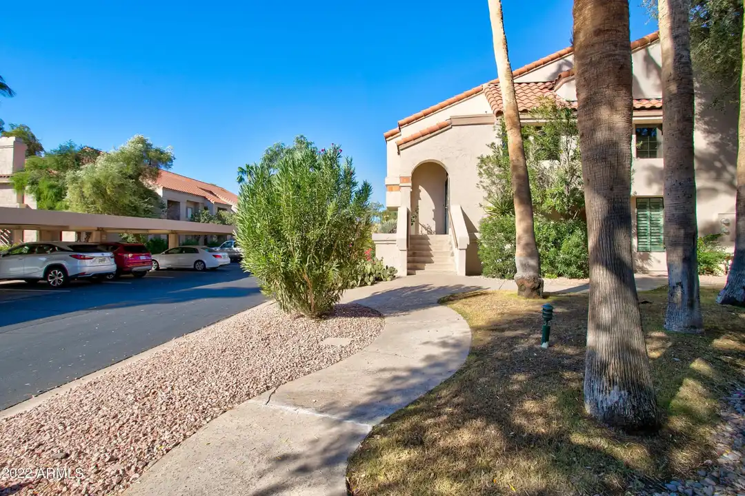 Apartment in Scottsdale - View 4