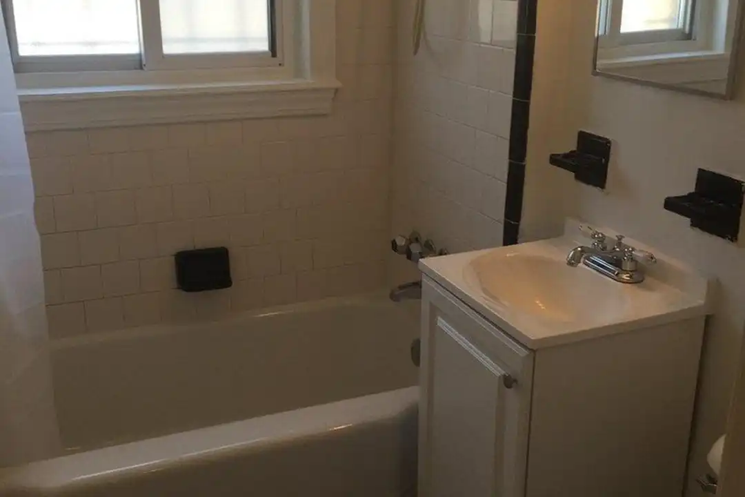 Apartment in Washington - View 3