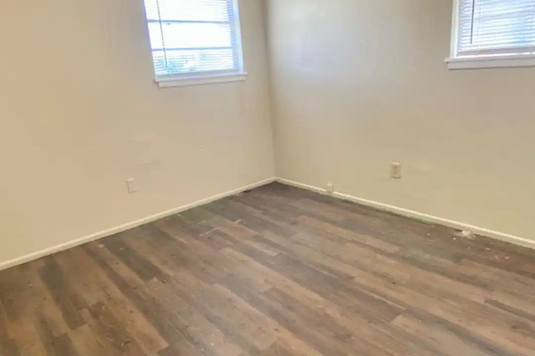 808 Vanda Ave - View 3