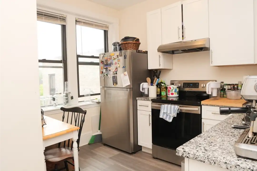 229 St Paul St unit 5 - View 2