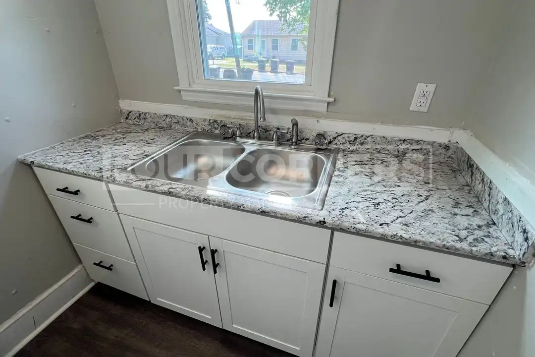 803 Cole St - View 5