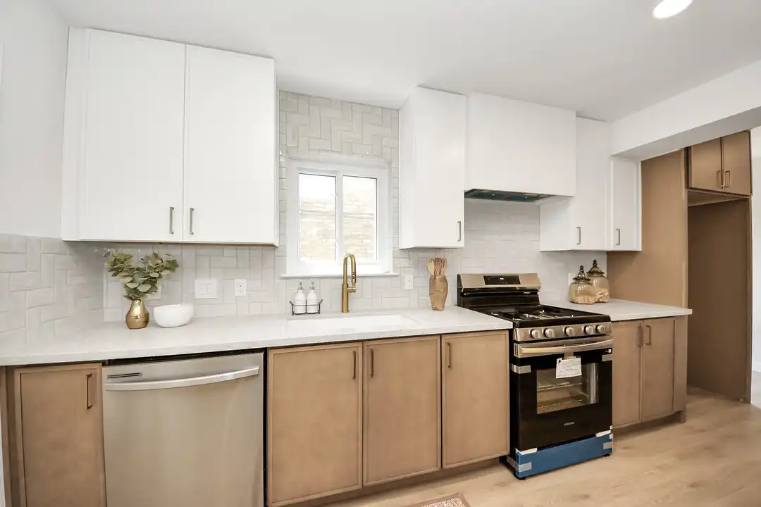 5946 Willowbend Blvd - View 3