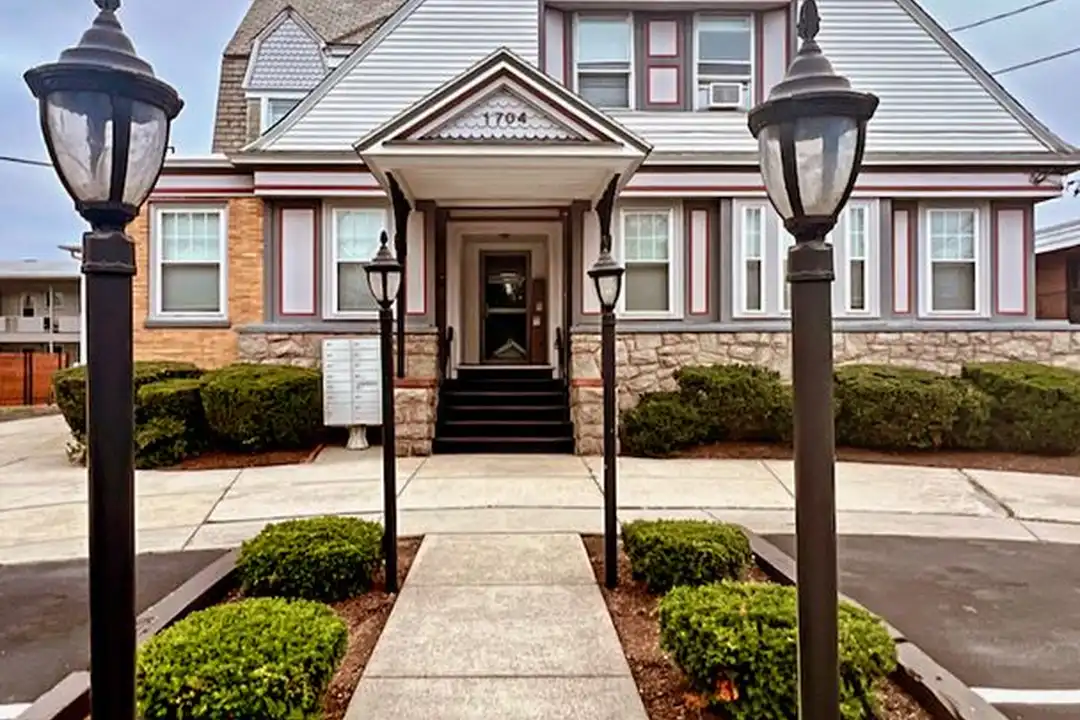 1704 Broad St unit 8 - View 2