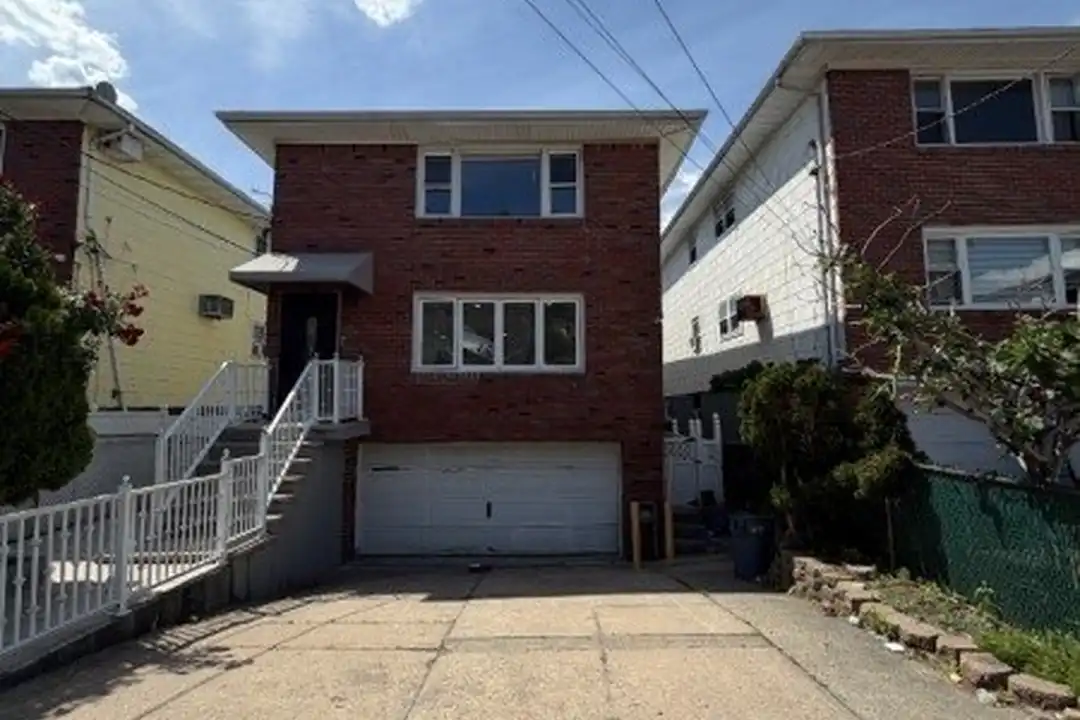 8427 Columbia Ave – photo 1