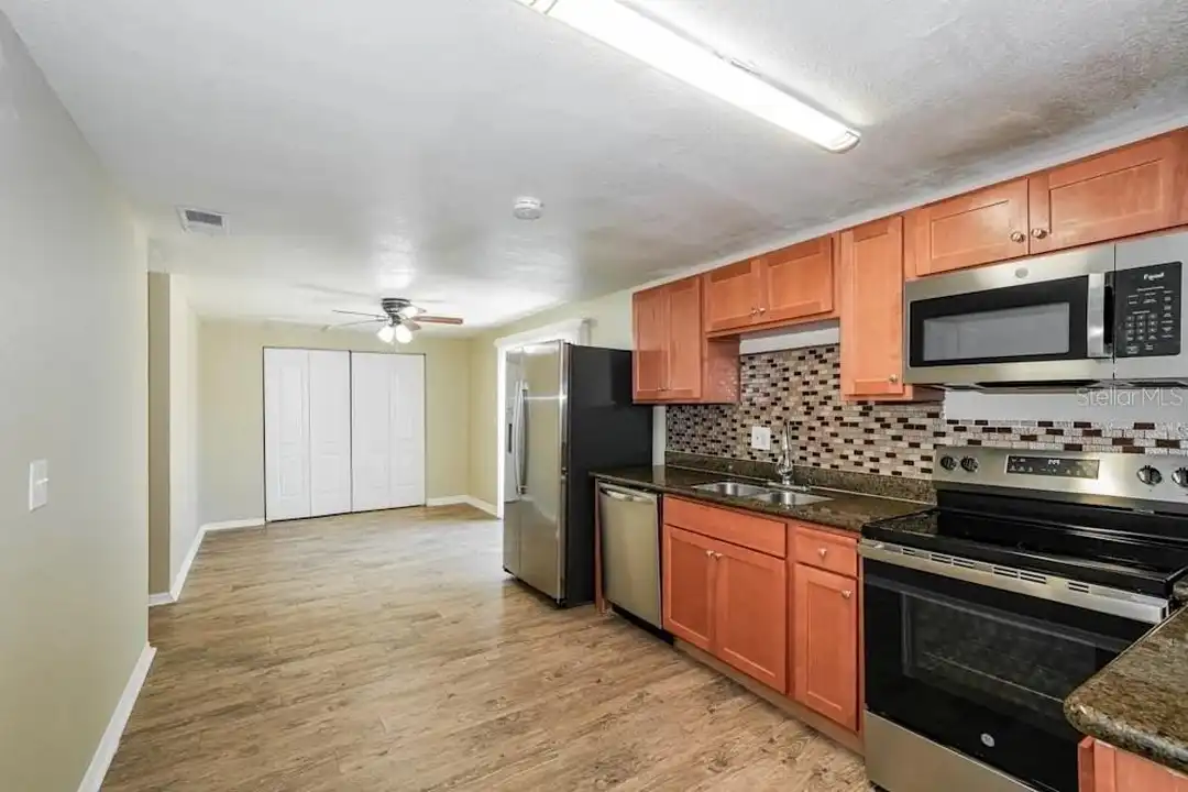 6405 Regatta Ct - View 4