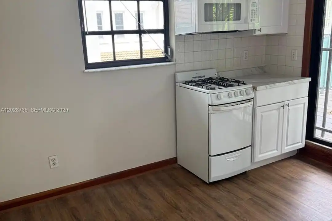 2107 Secoffee St unit 2 - View 4