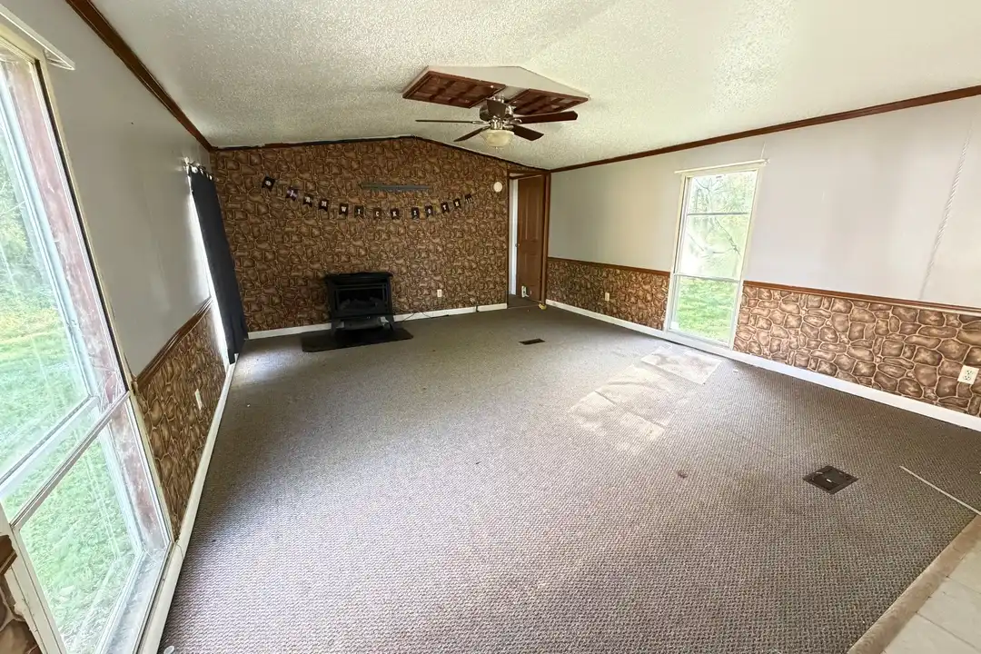183 Ainsley Ave – photo 1 of 12