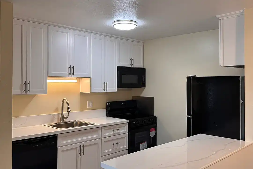 520 Van Buren Avenue – photo 1