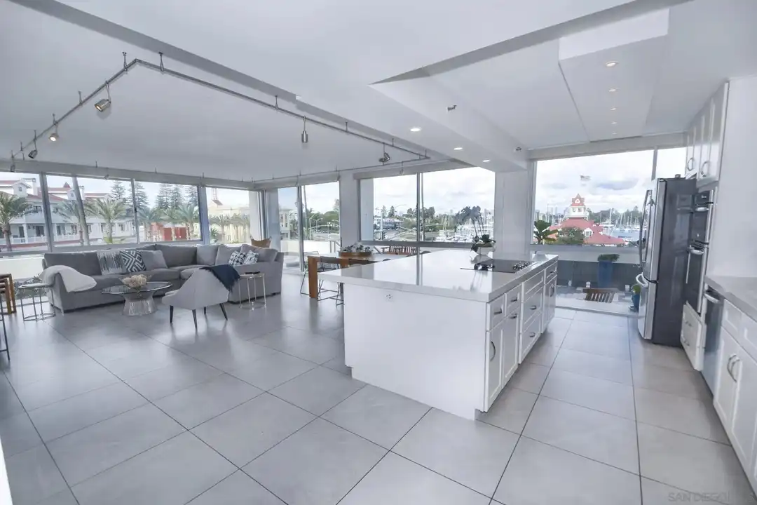 1710 Avenida Del Mundo #108 – photo 1