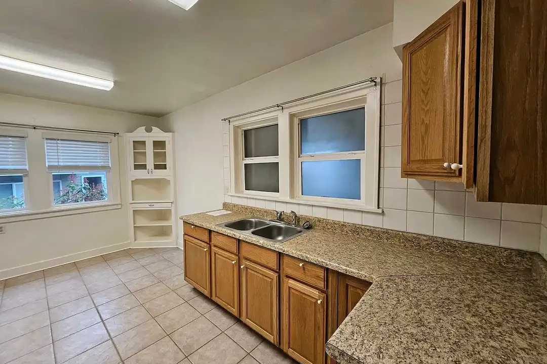 11380 Greenburg Apartments - Widok 6