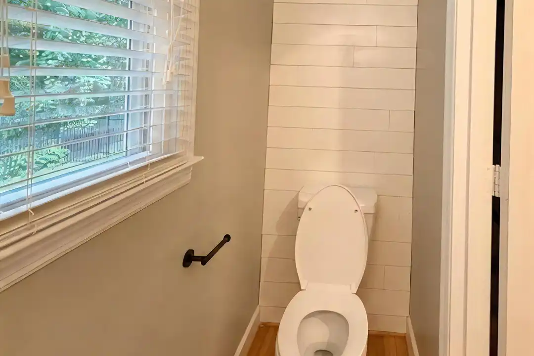 2937 Delaware Dr - View 6