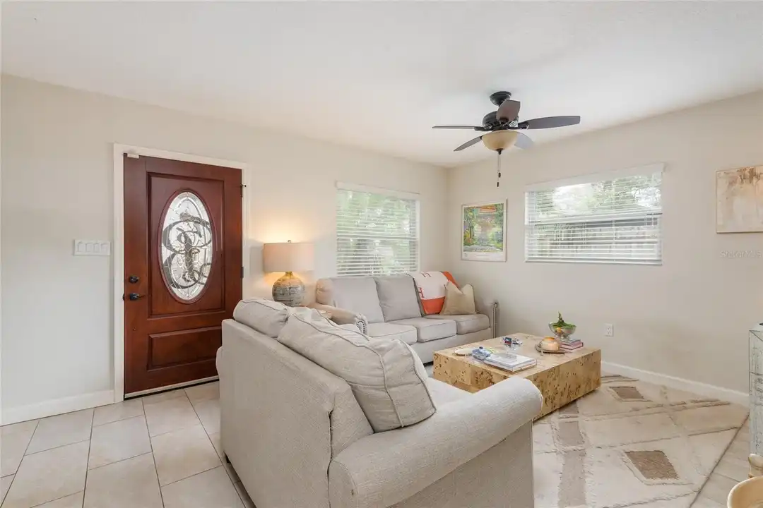 2407 S Harold Ave – pohled 6