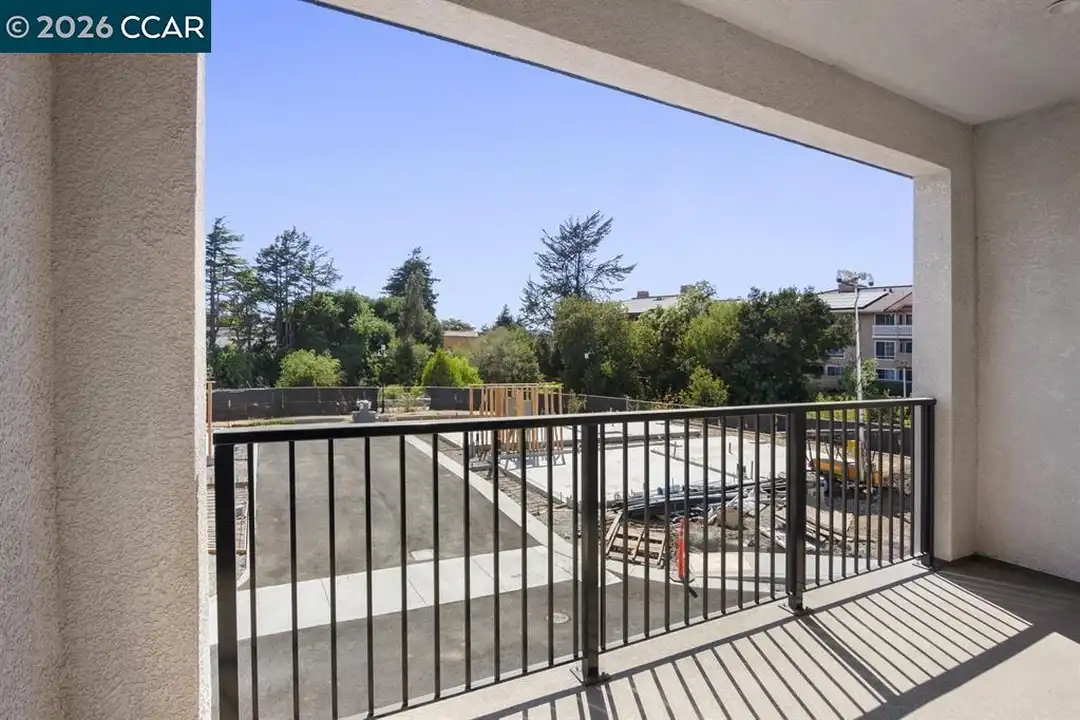 2802 Chattleton Ln - View 6