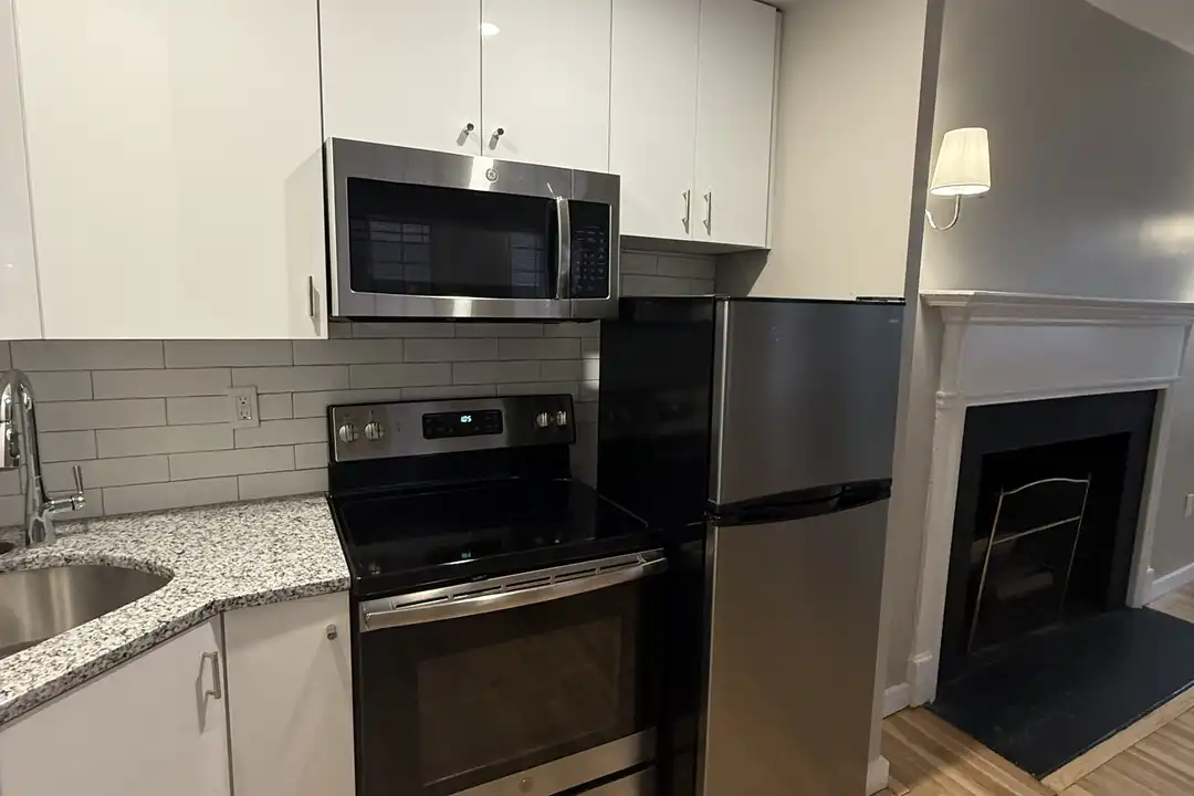 82 Phillips St unit #2 - View 4
