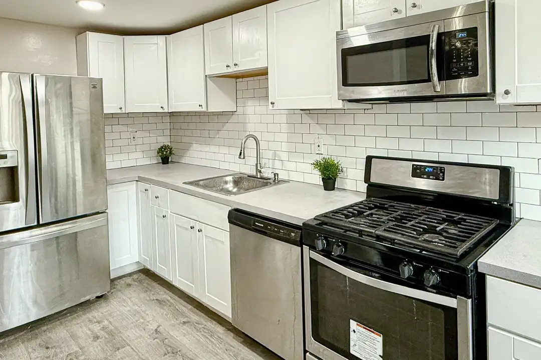116 W Berkley Ave - More
