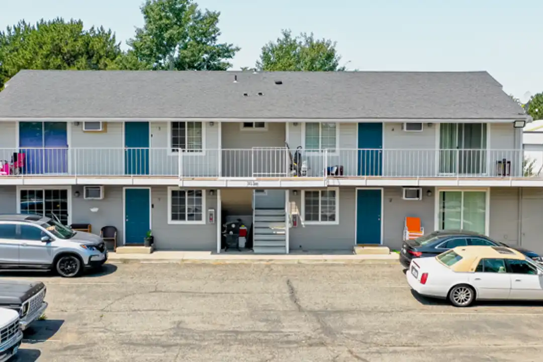 Apartment in Kennewick - View 2