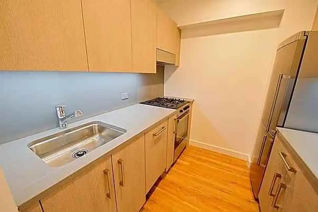 101 W 15th St unit 627 – pohled 5